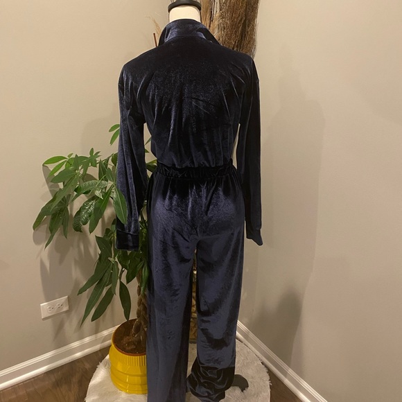 ✨Fabletics (NWOT) Velour Jumpsuit Size XS✨ - Picture 7 of 8